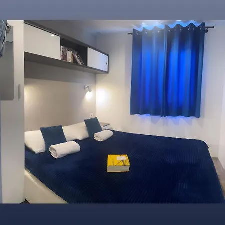 Jade Na Apartamento *